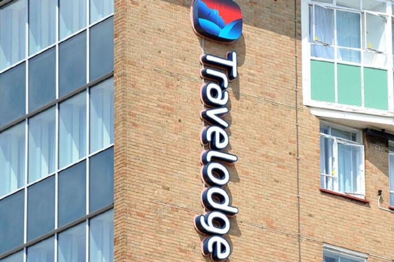 Travelodge Glossop Bagian luar foto