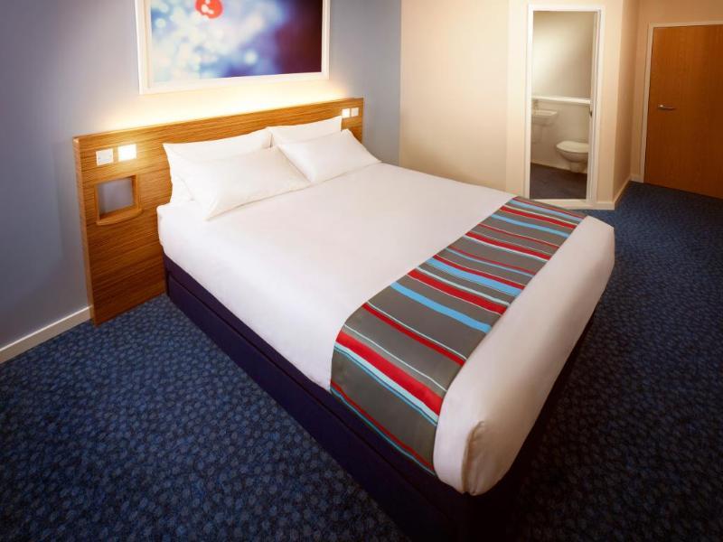 Travelodge Glossop Bagian luar foto